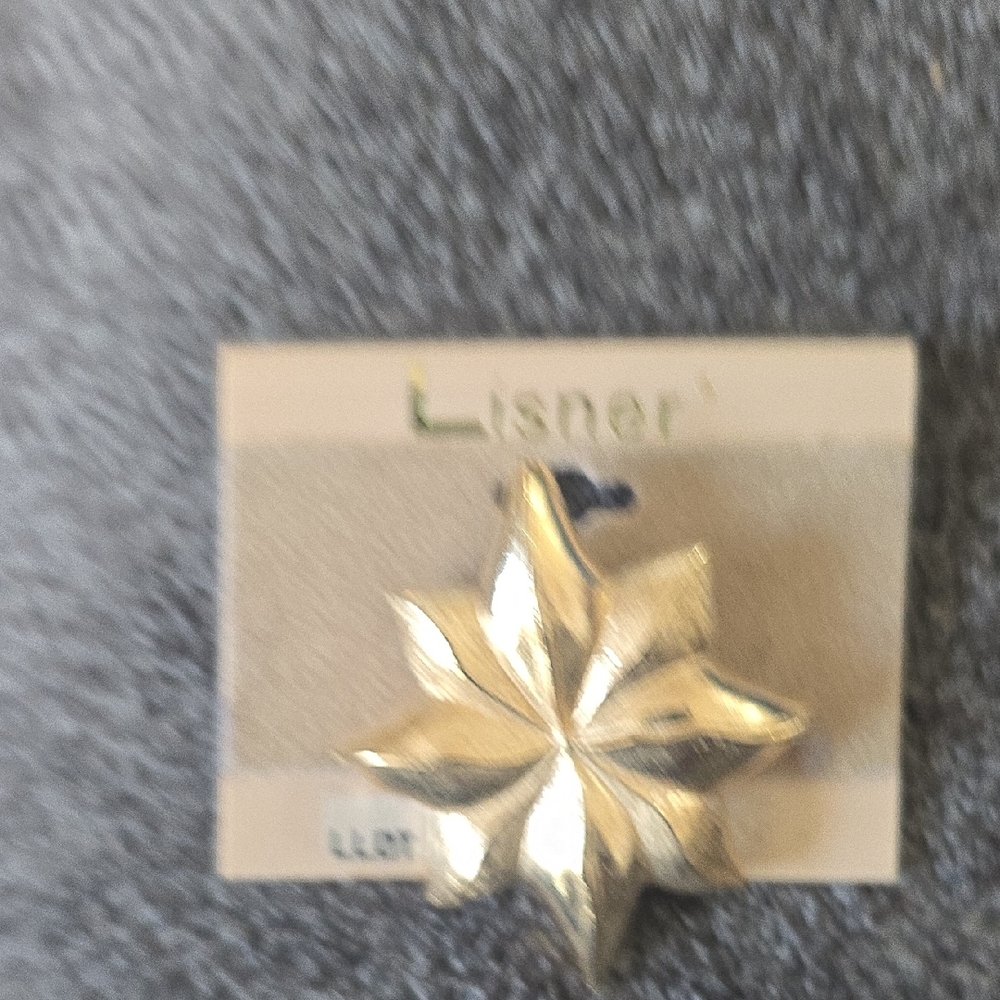 Lisner Gold Starburst Flower Brooch - Gold Tone Womens Jewelry